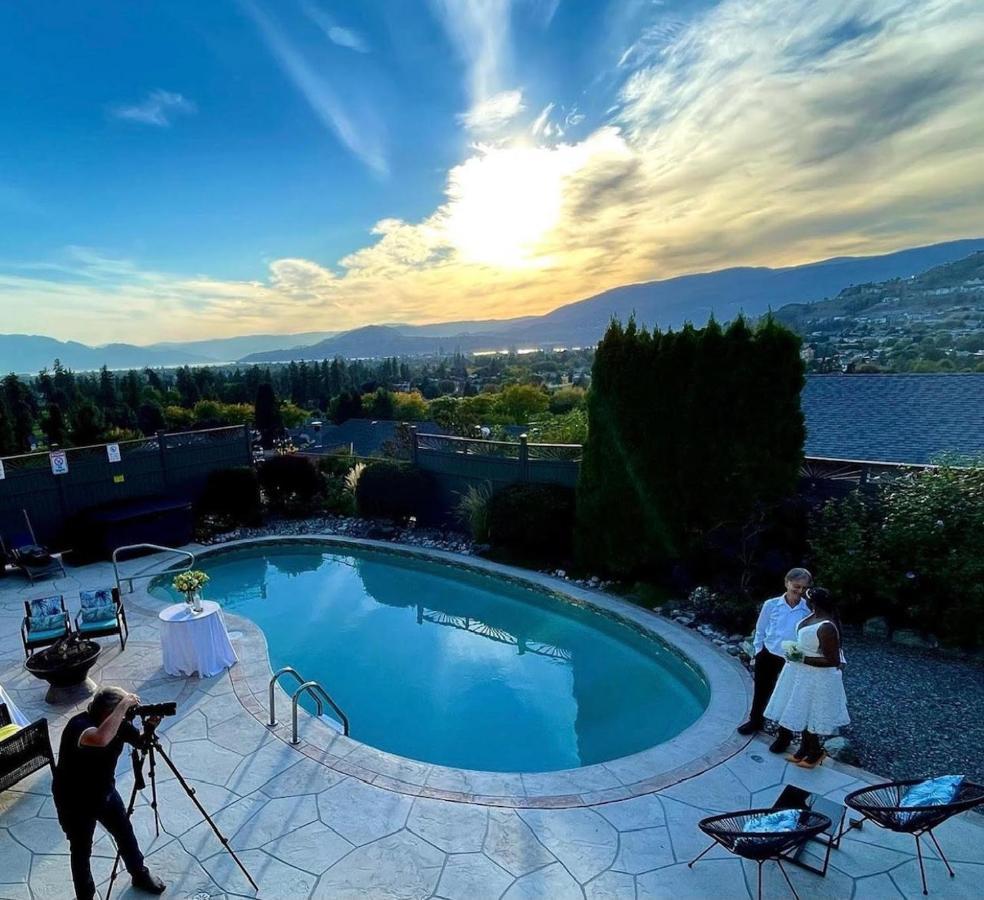A Vista Villa Couples Retreat Kelowna Eksteriør billede
