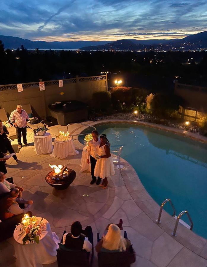 A Vista Villa Couples Retreat Kelowna Eksteriør billede