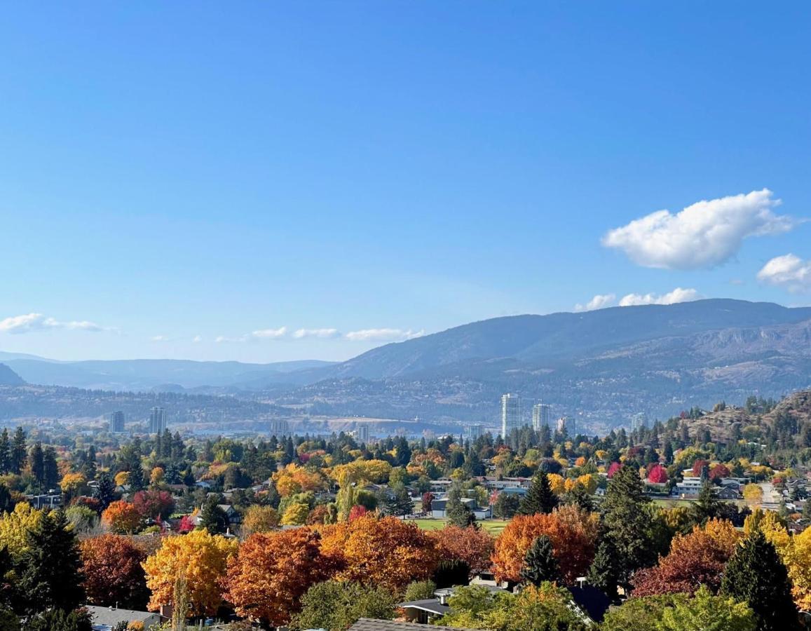A Vista Villa Couples Retreat Kelowna Eksteriør billede