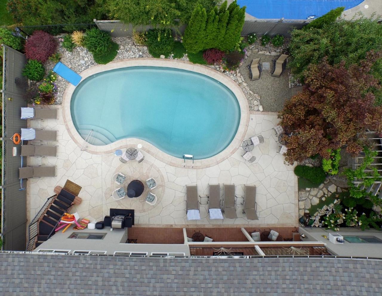 A Vista Villa Couples Retreat Kelowna Eksteriør billede